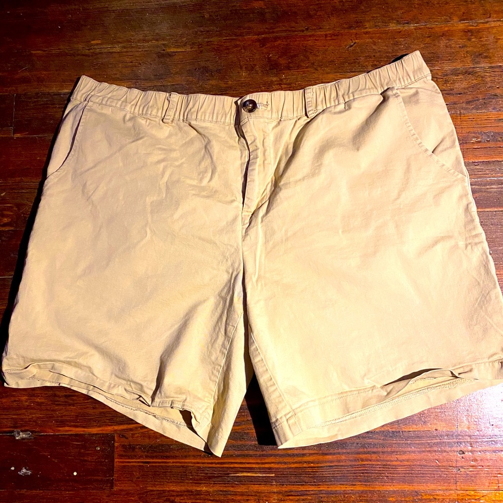 khaki shorts